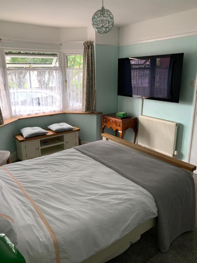 Debbie'S Digs Hotel Ashford  Buitenkant foto